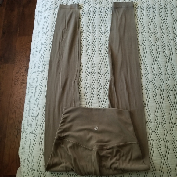 💚 LULULEMON Sage Green Align Pant 28" Sz 2 💚 - Picture 3 of 4